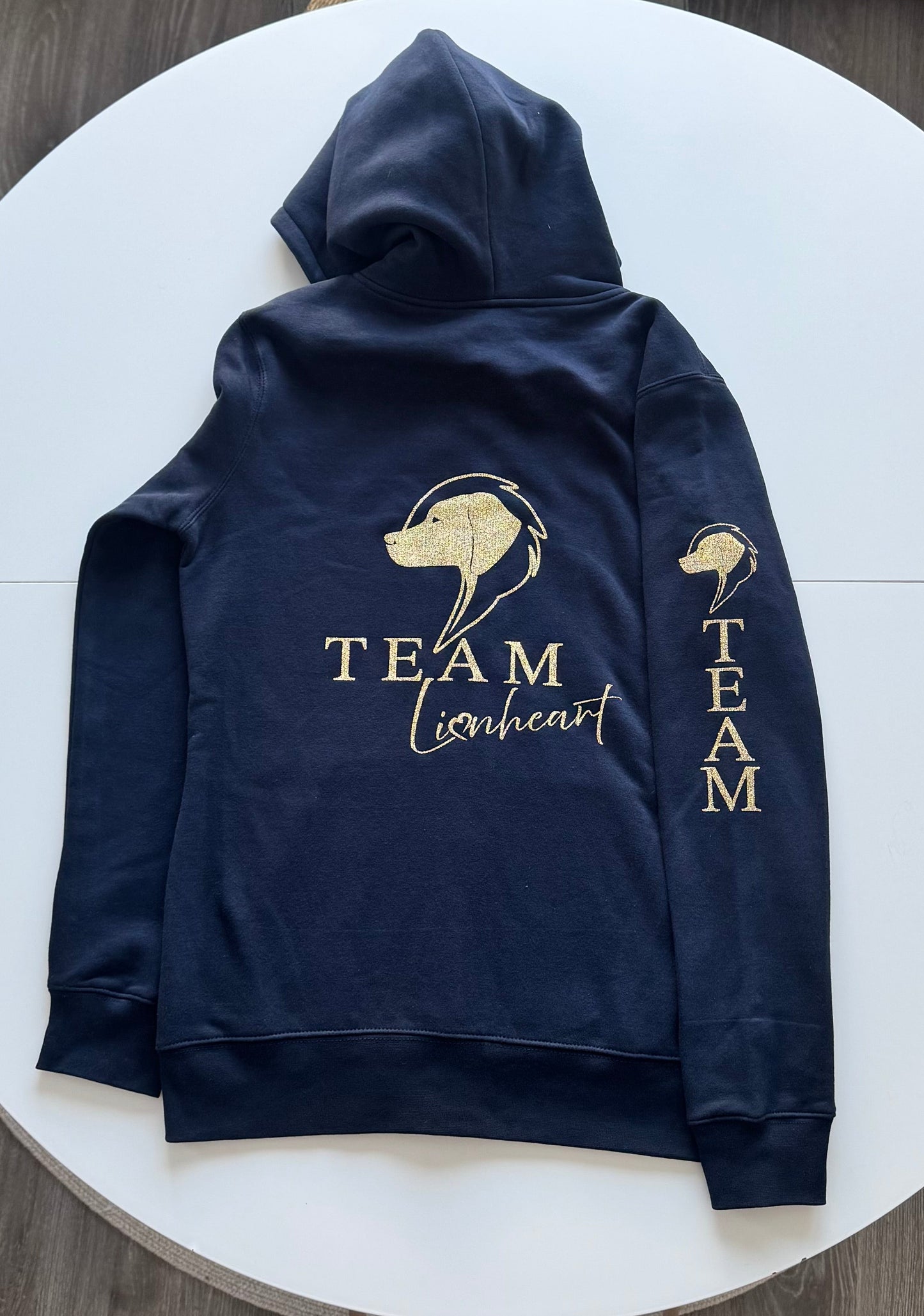 Authentic collegehuppari